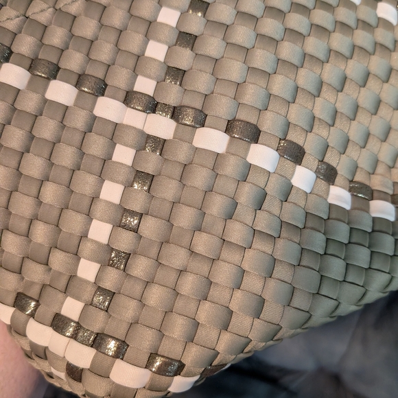 HAUTE SHORE Woven Sage Green Tote And Dust Bag - Picture 4 of 8